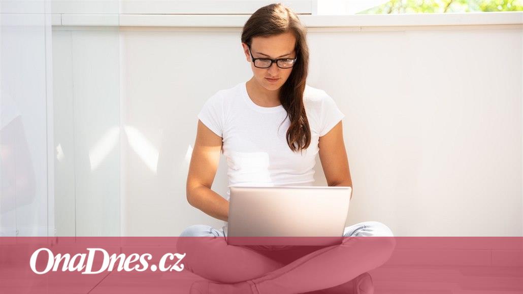 Nevěrníka nemlaťte, píše chatbot. Podle psychologa odpovídá celkem rozumně