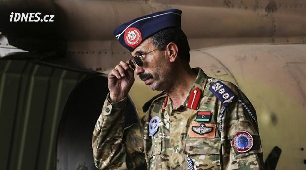 Šéf vojenské tajné služby Libyjské národní armády zemřel po výbuchu bomby před svým domem