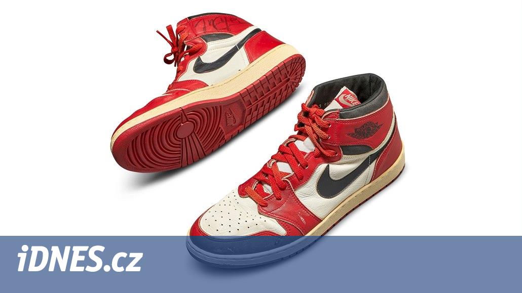Jordanovy obnošené boty šly do aukce, mohou vynést až 150 000 dolarů -  iDNES.cz