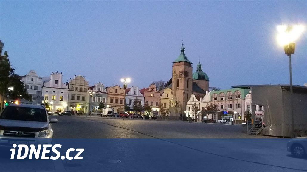 Lidem v Brodě vadí světelný smog a chladná bílá, lampy se postupně mění -  iDNES.cz