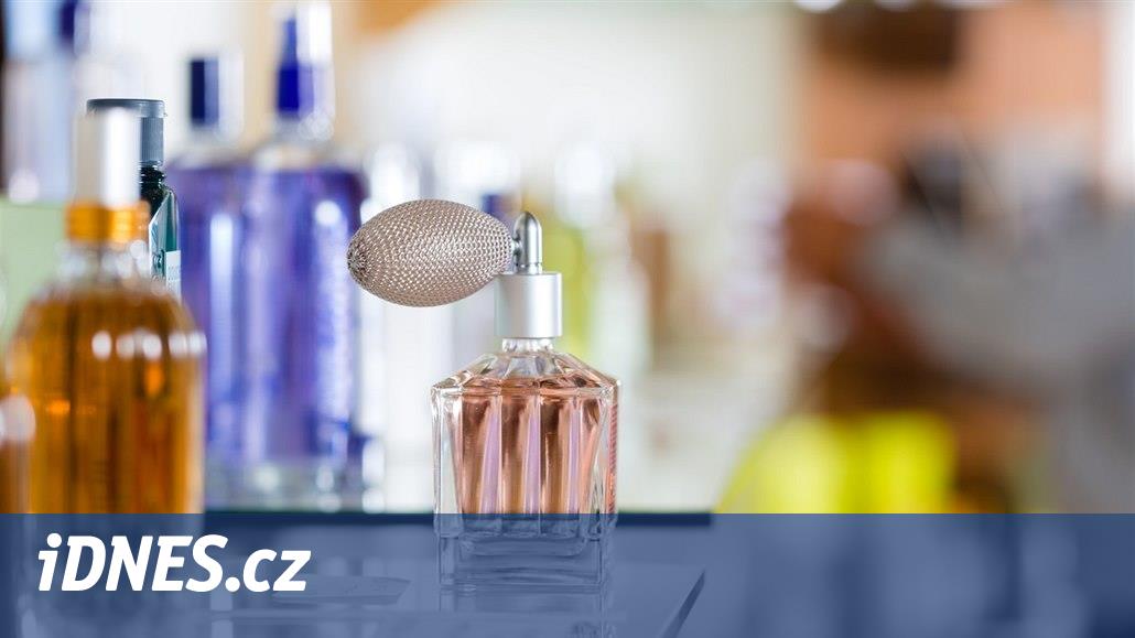Roušky mění význam parfémů, Japonci je opustili. I tak přetrvají, věří  výrobci - iDNES.cz
