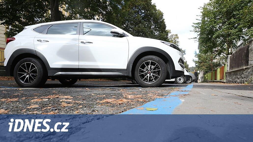 Elektrikli otomobiller için ücretsiz park yeri bitmiyor, Prag şarjı yeniden erteledi