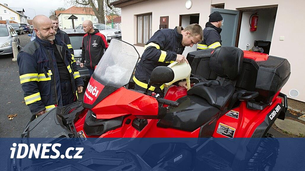 Gönüllü itfaiyeciler sübvansiyonları kaybetmekle tehdit ediyor