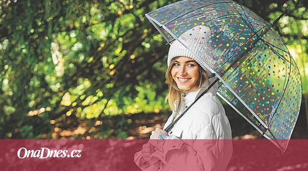 Móda do deště. I deštník, holinky a pláštěnka mohou být trendy - iDNES.cz