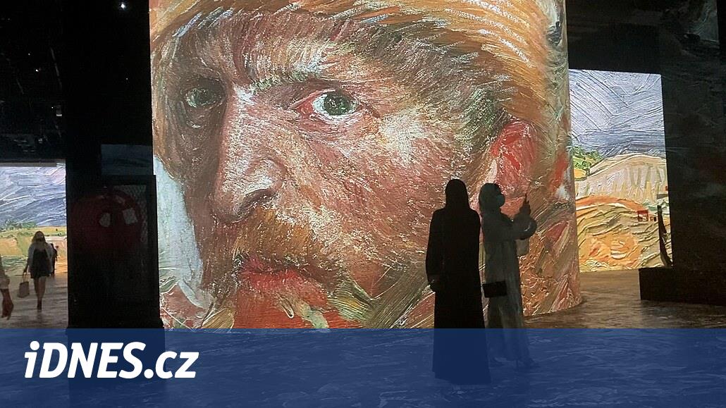 Nejen luxus a mrakodrapy. Dubaj nabízí umění i gastro zážitky v poušti