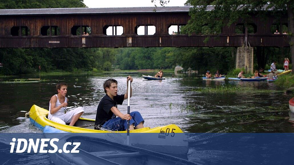 Kynšperk'teki ahşap bir yaya köprüsü yeniden yapılanmayı bekliyor