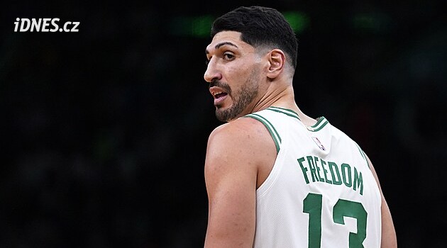 Identifikuji se jako žena, prohlásili bývalí hráči NBA. Teď chtějí do draftu ženské ligy