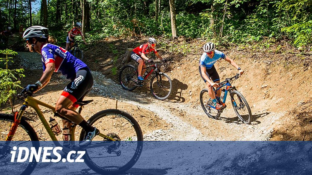 Libin'in tepesinden Prakatik'in yakınında Singltrek'i sallayacaklar, 44 kilometre hazırlıyorlar