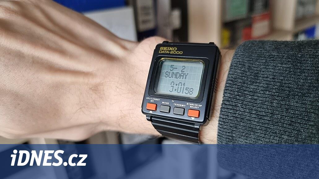 Toto jsou první chytré hodinky. Je jim 37 let, oživí je mobilní aplikace -  iDNES.cz