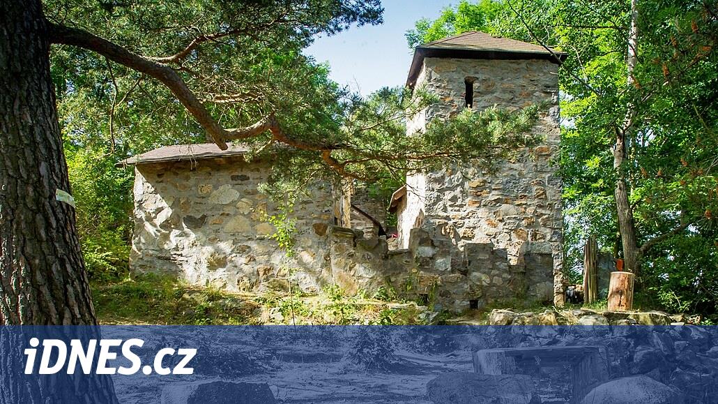 Yerliler ve işçiler Dobronice'yi söktüler. Daha az bilinen kalıntılar bile görülmeye değer