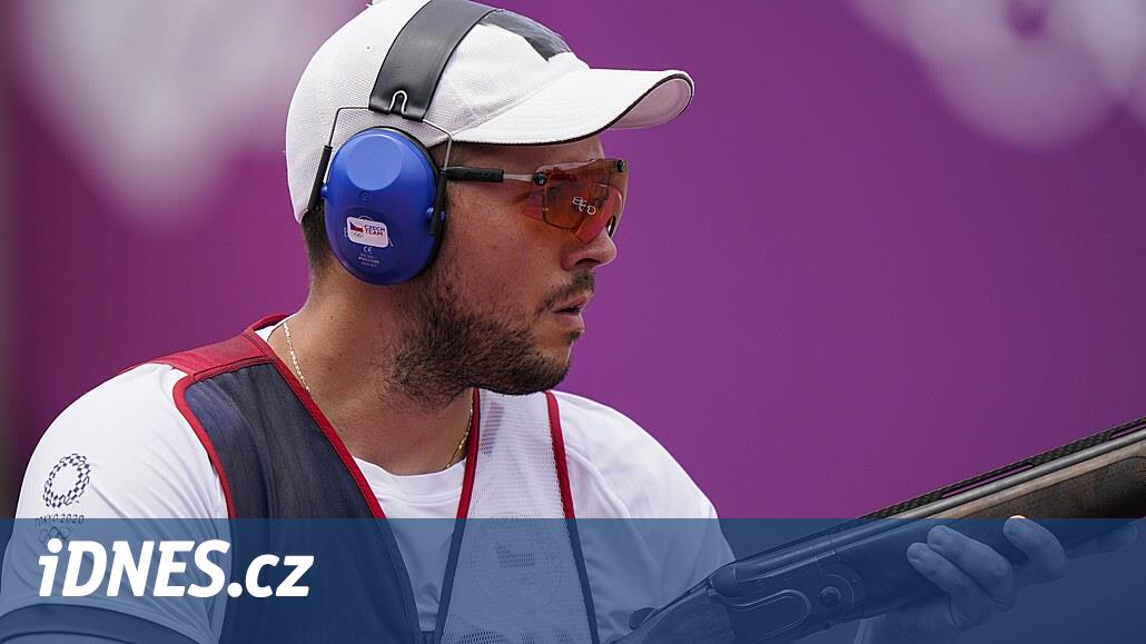 Zil çalanlara karşı bıyıklı.  Olimpiyat sporcusu, Paris'ten aldığı madalyadan sonra tıraş bile olacaktı