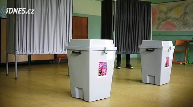 Stále váháte, koho volit do Senátu? Poradí volební kalkulačka iDNES.cz