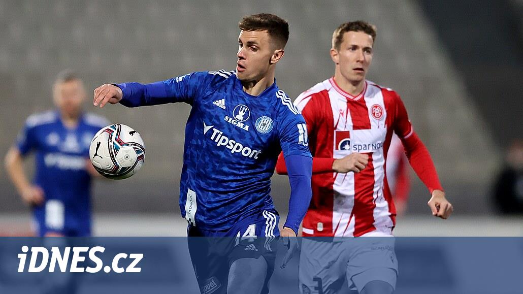 Ruj Sigma futbolcularına geri dönüyor.  Pazartesi günü eğitim için Malta'ya uçuyorlar