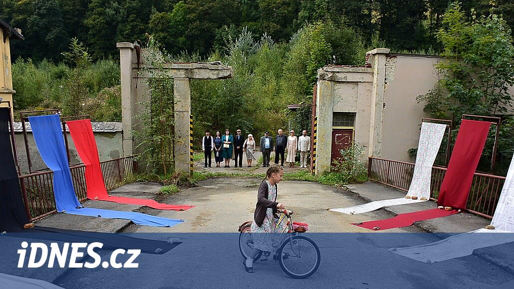 Schindlerova továrna ožívá divadelními procházkami, hraje i zachránce Židů  - iDNES.cz