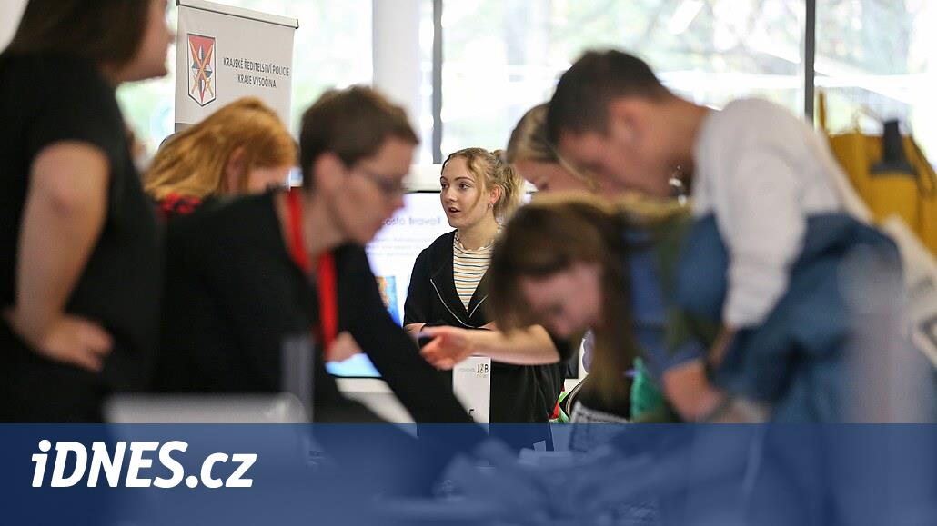 Politeknik eğitimi yeni bir trend, kızlar da bu eğitime ilgi duyuyor