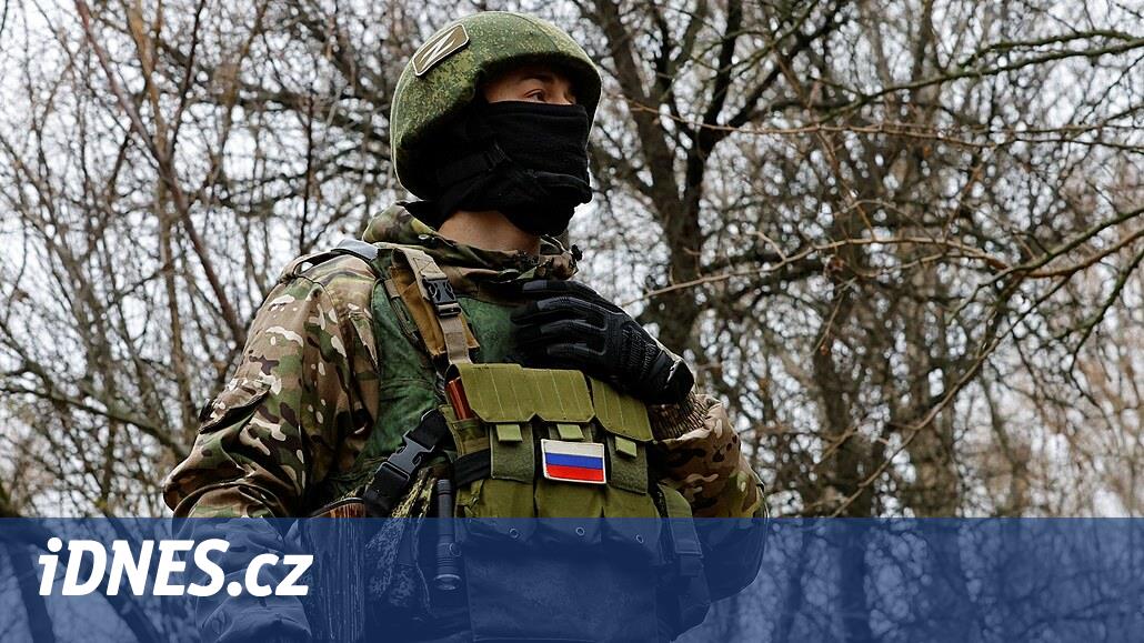 Russia suppressed panic, sending in troops wishing to surrender, Kiev said