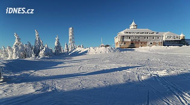 Češi zkracují tuzemské zimní pobyty, dopřávají si kvalitní služby, zjistil průzkum