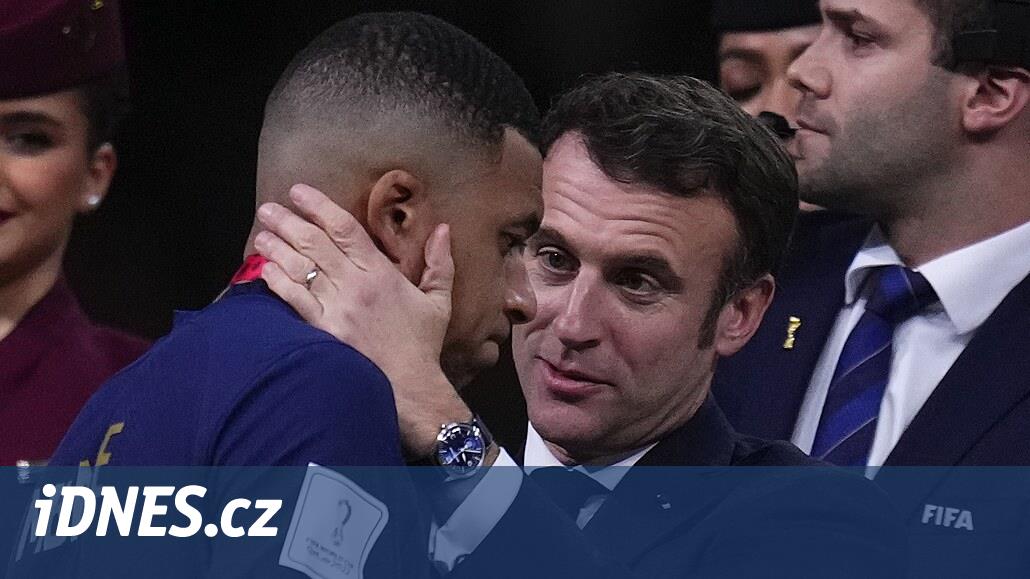 Verre, pesto hrd.  Macron a félicité les vainqueurs, ils étaient aussi célèbres en finale