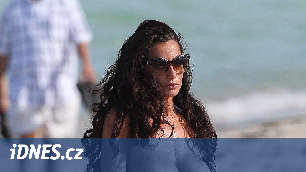 Sono socialista e cattolico, mm cosa mostrare.  Una porno star vuole diventare governatore