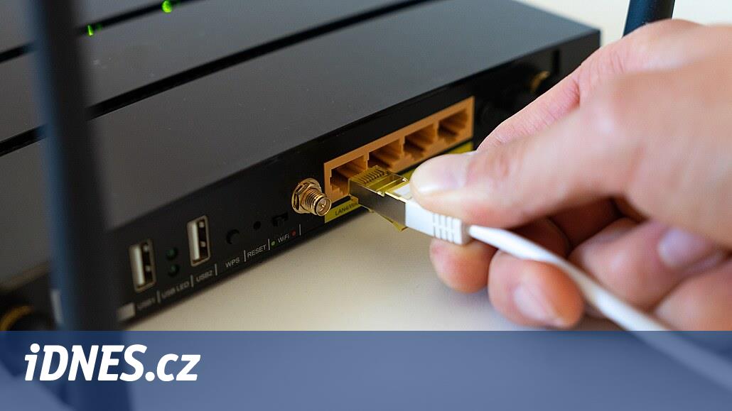 Pokud vám došly síťové porty na routeru, vyzkoušejte přepínač - iDNES.cz