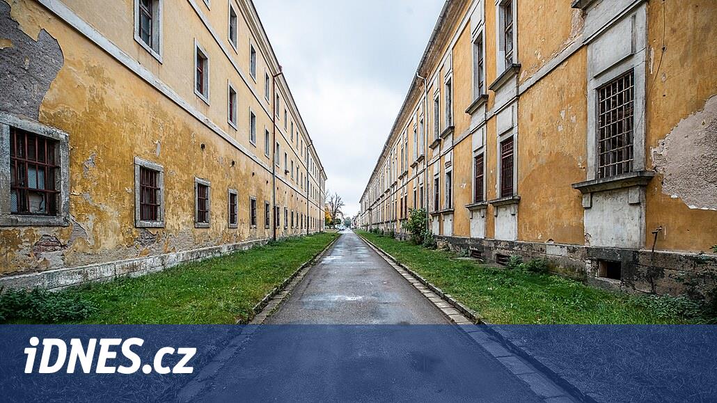 Devlet Josefov kalesini kurtarmak için 1,2 milyar verecek. Kışlayı ve hastaneyi onaracak