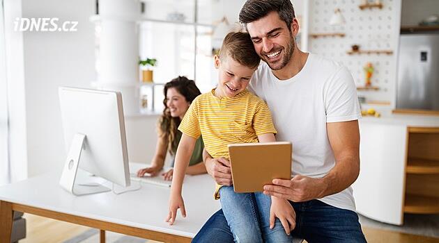 İhtiyaç sahibi ebeveynler çocuklarından birikim alıyor. On kişiden dördü itiraf ediyor