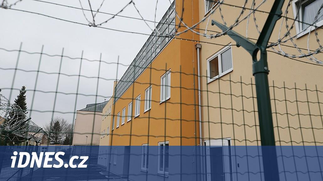 Proč žena zavraždí novorozeně? Vězeňkyně odkryly v knize svou duši -  iDNES.cz