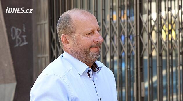 Pokračuje Dozimetr, vypovídat má bývalý personální ředitel dopravního podniku