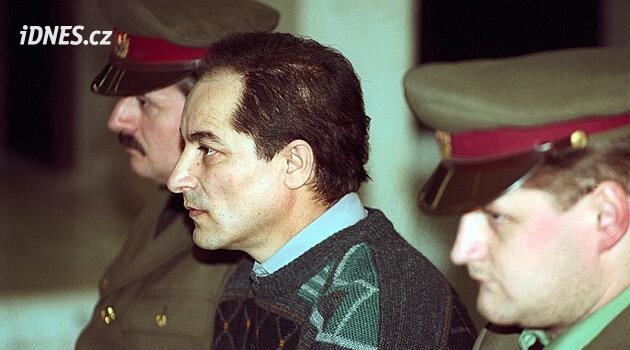 Musím si ještě něco zařídit, zamumlal a šel vraždit. Rigo byl horší vrah než Straka či Hojer