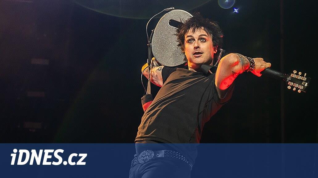 Biz ülkemizi önemsiyoruz.  Green Day, Amerikan Rüyası ile ilgili hayal kırıklığını anlatıyor