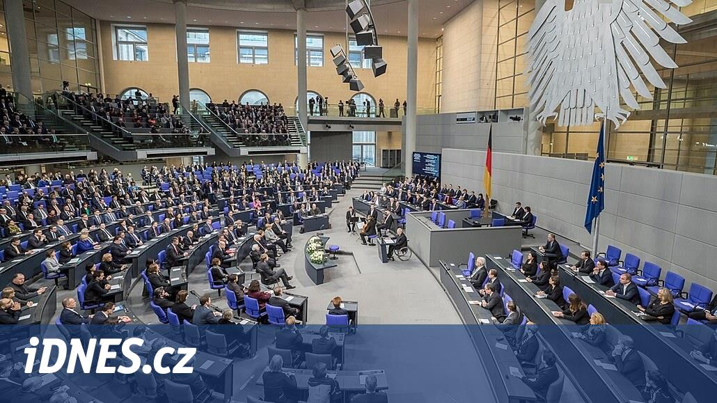 Der Bundestag hört auf, XXL zu sein, nach der Ernährungsreform verliert er an hundert Abgeordneten
