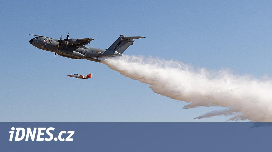 VIDEO: Airbus A400M úspěšně absolvoval první testy v roli hasebního letadla  - iDNES.cz