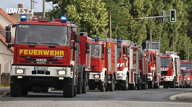 V Berlíně vzplál výškový dům, mezi zraněnými i děti