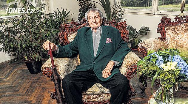 Photo: idnes.cz Vladimír Páral, Legendary Czech Author of Erotica and Social Critique, Dies at 94