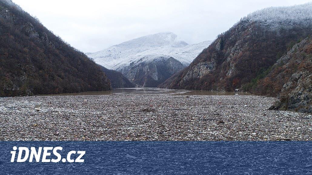 environmental disaster.  Ika Drina has been turned into a floating garbage dump in Bosnia