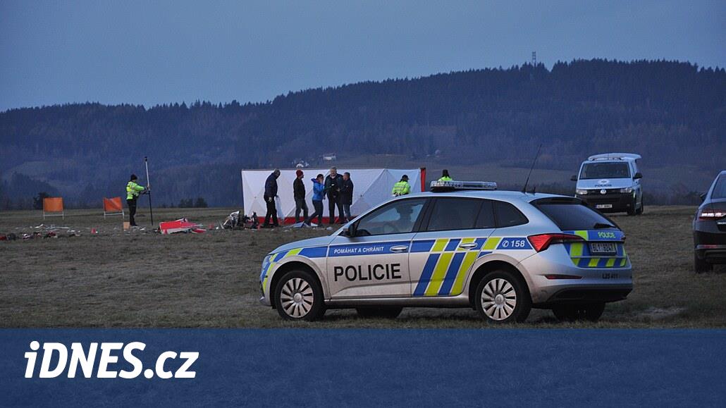 Uçağın düşmesi sonucu pilot hayatını kaybetti.  Müfettişler görünüşe göre aşırı hız yaptığını söyledi
