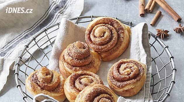Víkendové pečení se SweetBurg: Suché cinnamon rolls nechceme. Co udělat pro měkké a vláčné šneky