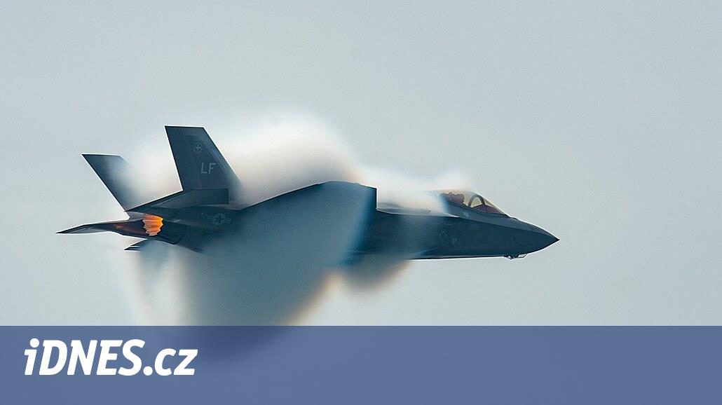 Stíhaček F-35 se Česko dočká za 11 let. Ne ve všem překonávají gripeny ...