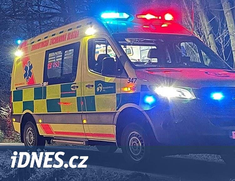 Nymburk'ta tren bir yayaya çarptı, raydaki trafik durduruldu