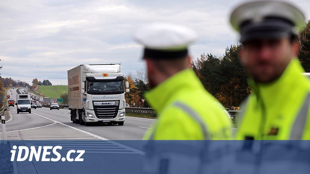 Kamyon diğerini iki dakika farkla geçti.  Polis D1'deki günahkarların görüntülerini gösterdi