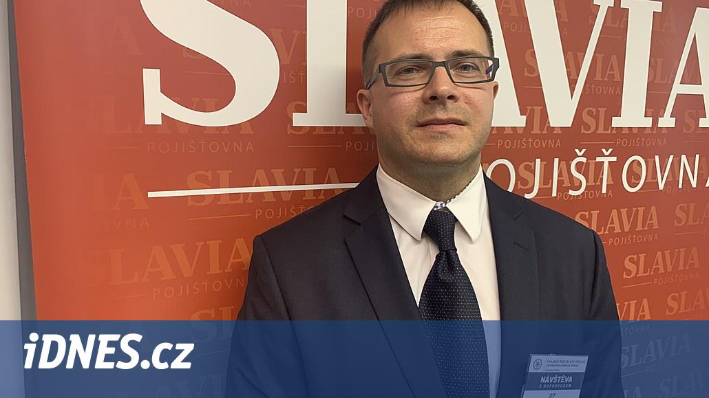 Muž v lese potkal zoufalého ztraceného chlapce, pomohl mu zpět do ...