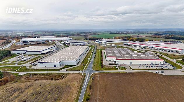 Práci u hranic se Slovenskem hledají lidé složitě, firmy sem teď přináší stovky míst
