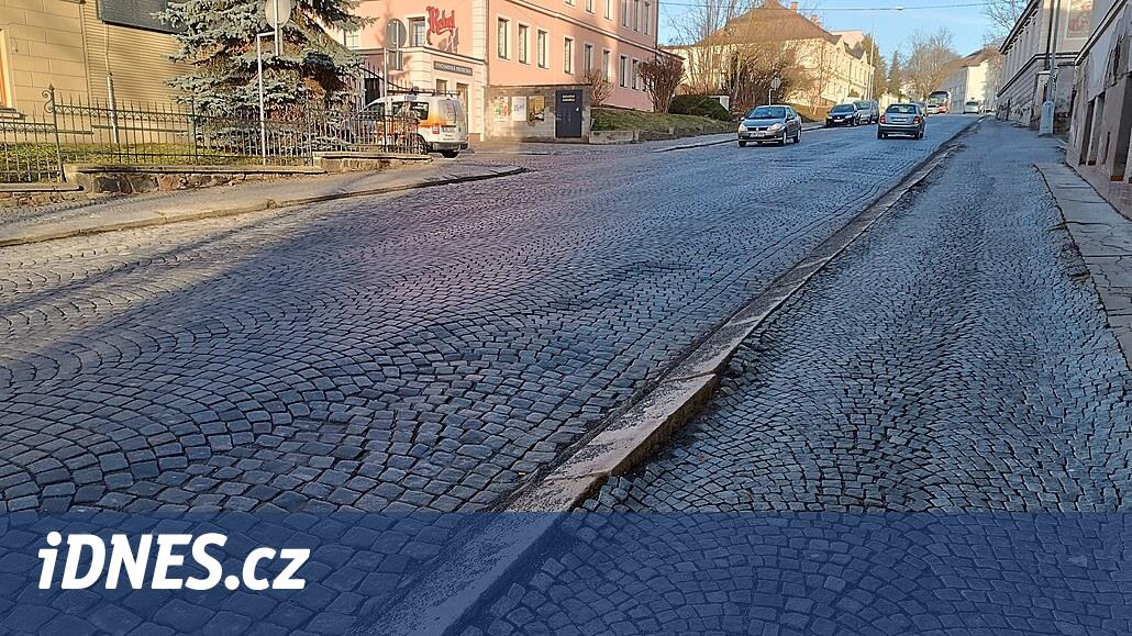 Brod'da sürücüleri, yayaları ve toplu taşıma araçlarını manevralar bekliyor, Dobrovského Caddesi kapatılacak