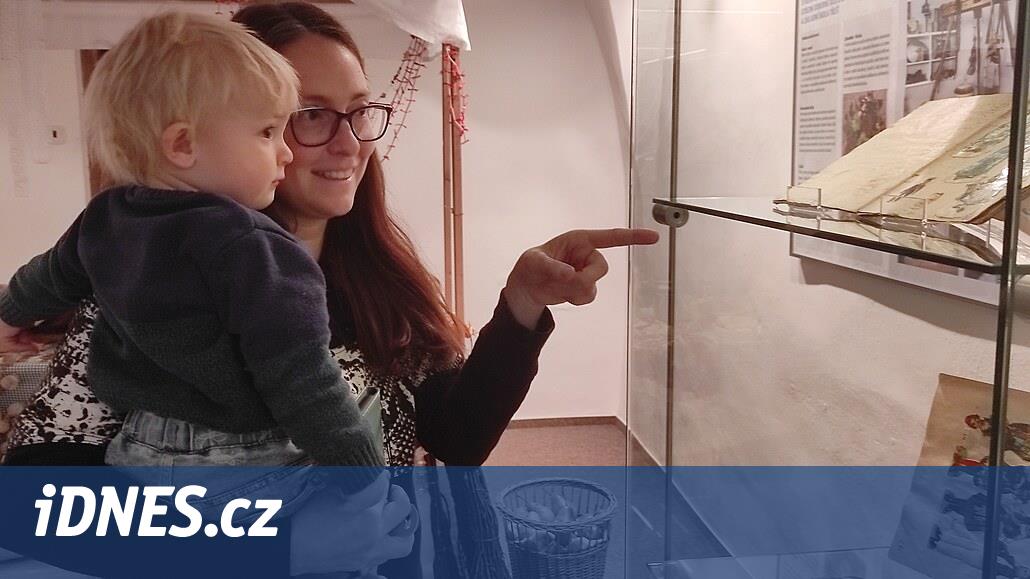 Pernkov Noeli ve Noel sonrası. Müzede dzy ve köşk arabaları var