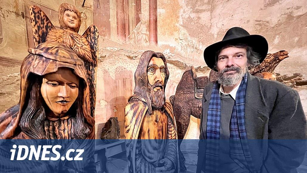 Rastalı bir kız ve pn’de bir inek.  Bethlm yedi yıl boyunca kilisenin heykelini oydu