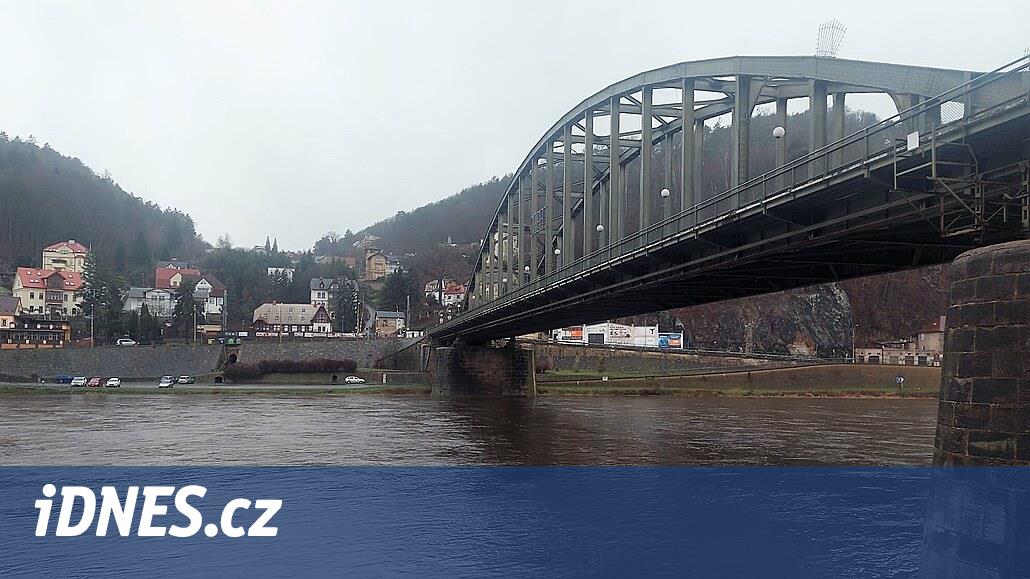 Děčín'de Elbe'den bir ceset çıkardılar, polise göre ölümden başka kimse sorumlu değil