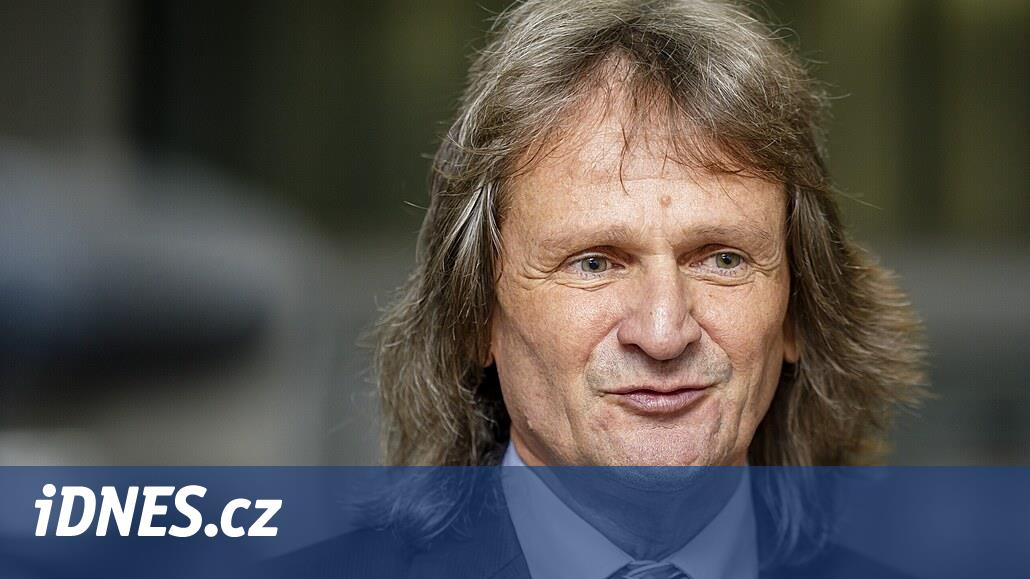 Ševčík, Vice -dean görevinde sonunu açıkladı. Politik olarak motive olmuş bir baskı, diyor