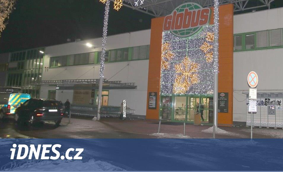 Lupi hafifçe seyyar satıcılık yapıyor, manikürcüdeki kadın polis de onu takip ediyor