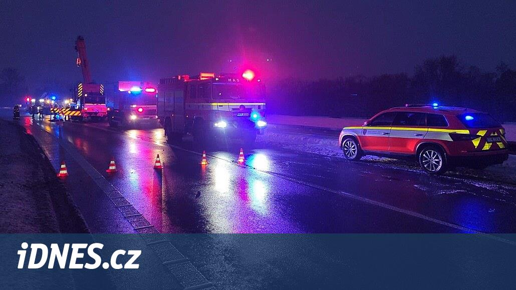 Karlovy Vary bölgesinde yollar kaygan, D6 otoyolu kazalar nedeniyle kapandı