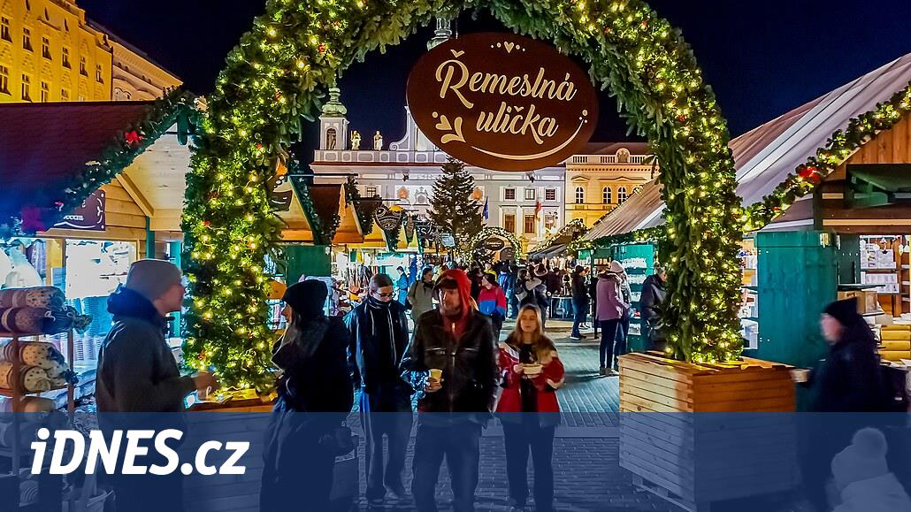 Advent'te České Budějovice'nin merkezinde ve şimdi Písek'te buz pateni yapılacak